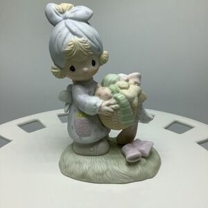 Precious Moments Be Not Weary in Well Doing 1979 Girl w/ Laundry Basket